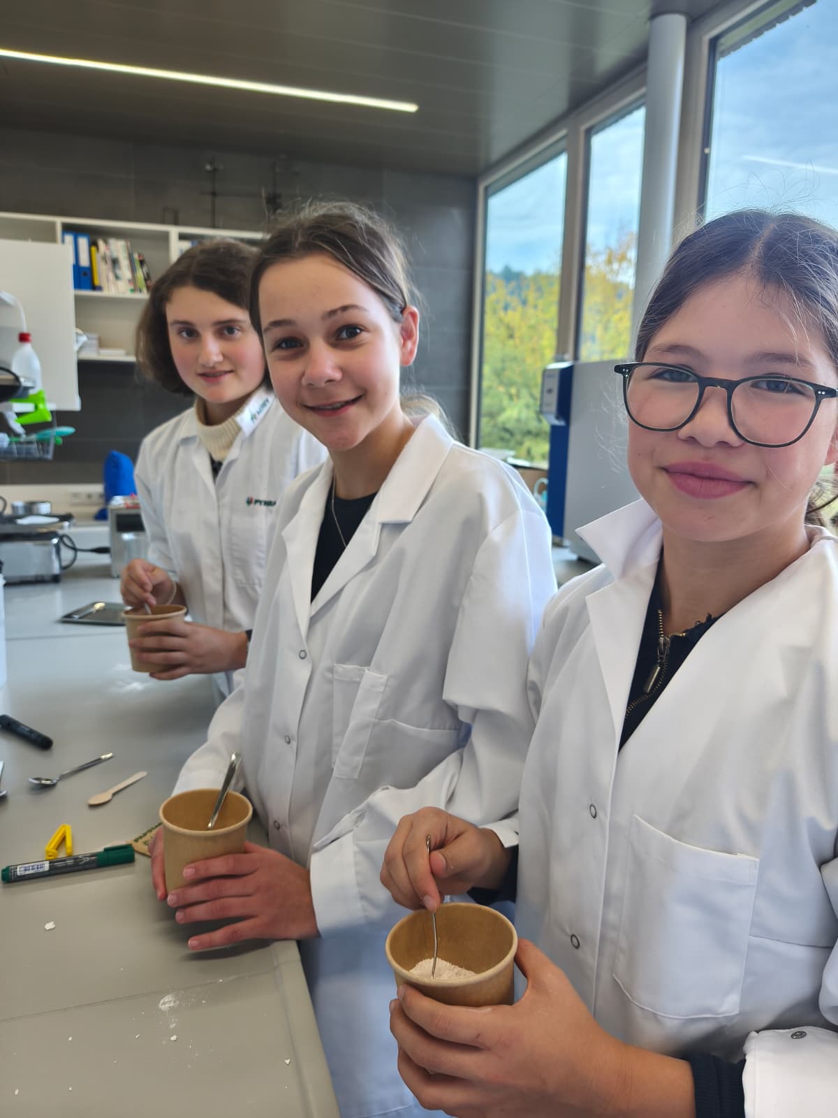 WhatsApp Image 2025-10-22 at 21.30.28 WhatsApp Image 2025-10-22 at 21.30.28