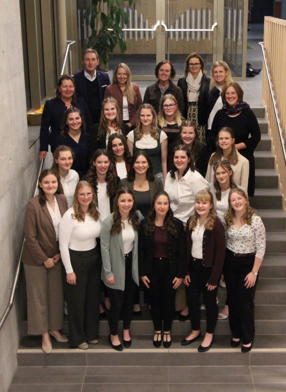 Erfolgreiche Ablegung der Kinderbetreuerinnen-Prüfung an der LFS Pyhra