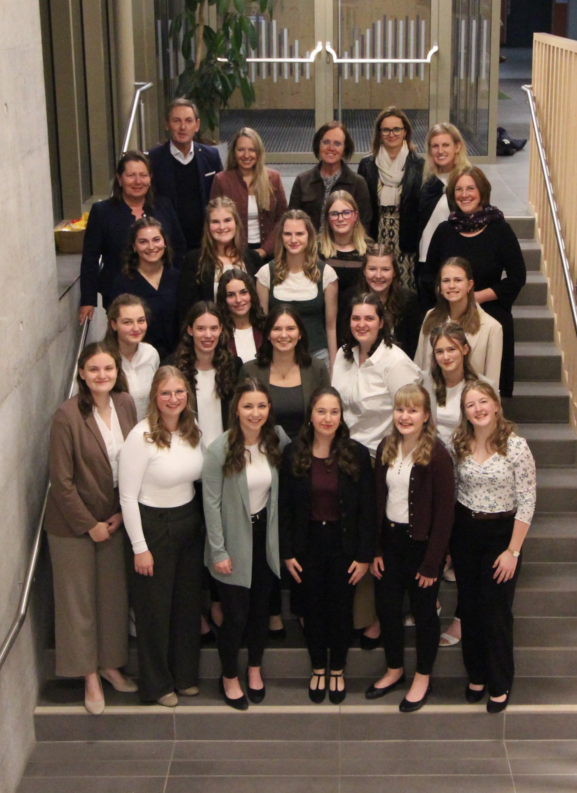 Erfolgreiche Ablegung der Kinderbetreuerinnen-Prüfung an der LFS Pyhra