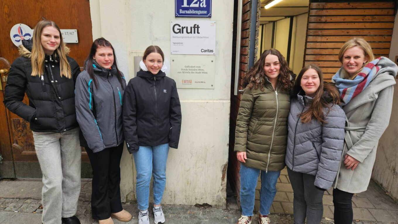 Kochen mit Herz: Schülerinnen der LFS Pyhra in der „Gruft“ in Wien