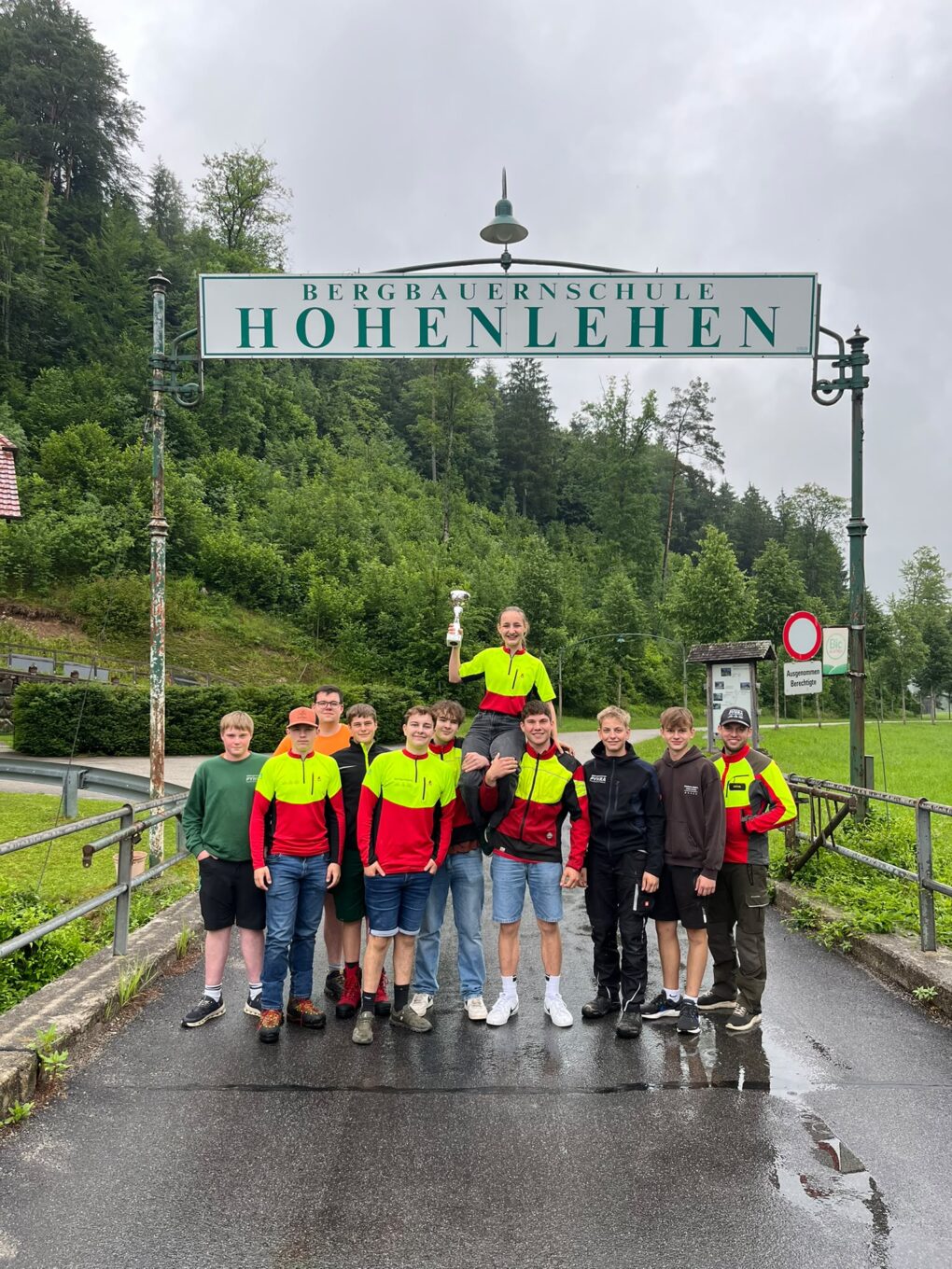 Großer Erfolg beim Waldarbeitswettbewerb – Anna Geitzenauer holt 1. Platz!